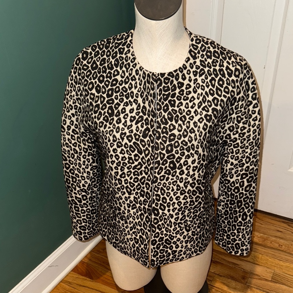 Ann Taylor Black and White Leopard Print open blazer. Size Small